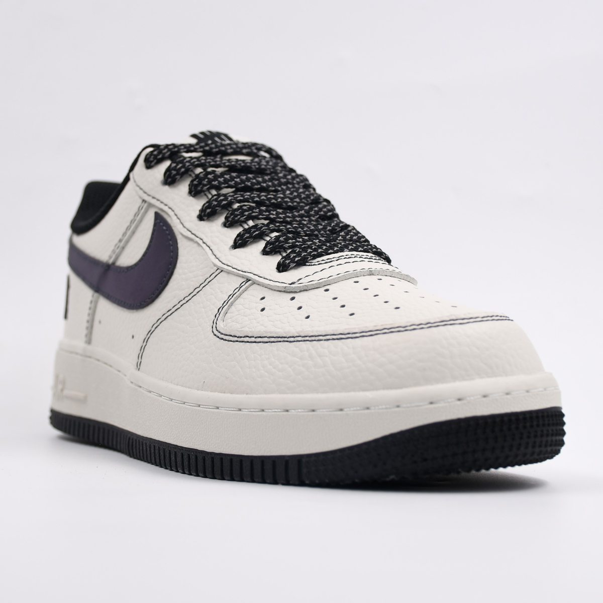 کفش کتانی نایک ایر فورس سفید مشکی Air Force 1 Low Sneakers