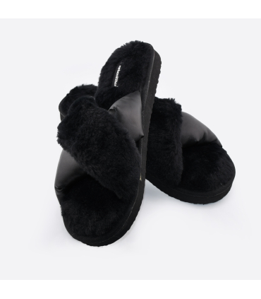 دمپایی اورجینال Hunkemoller مدل خزدار مشکی با طراحی گرهای و آستر نرم