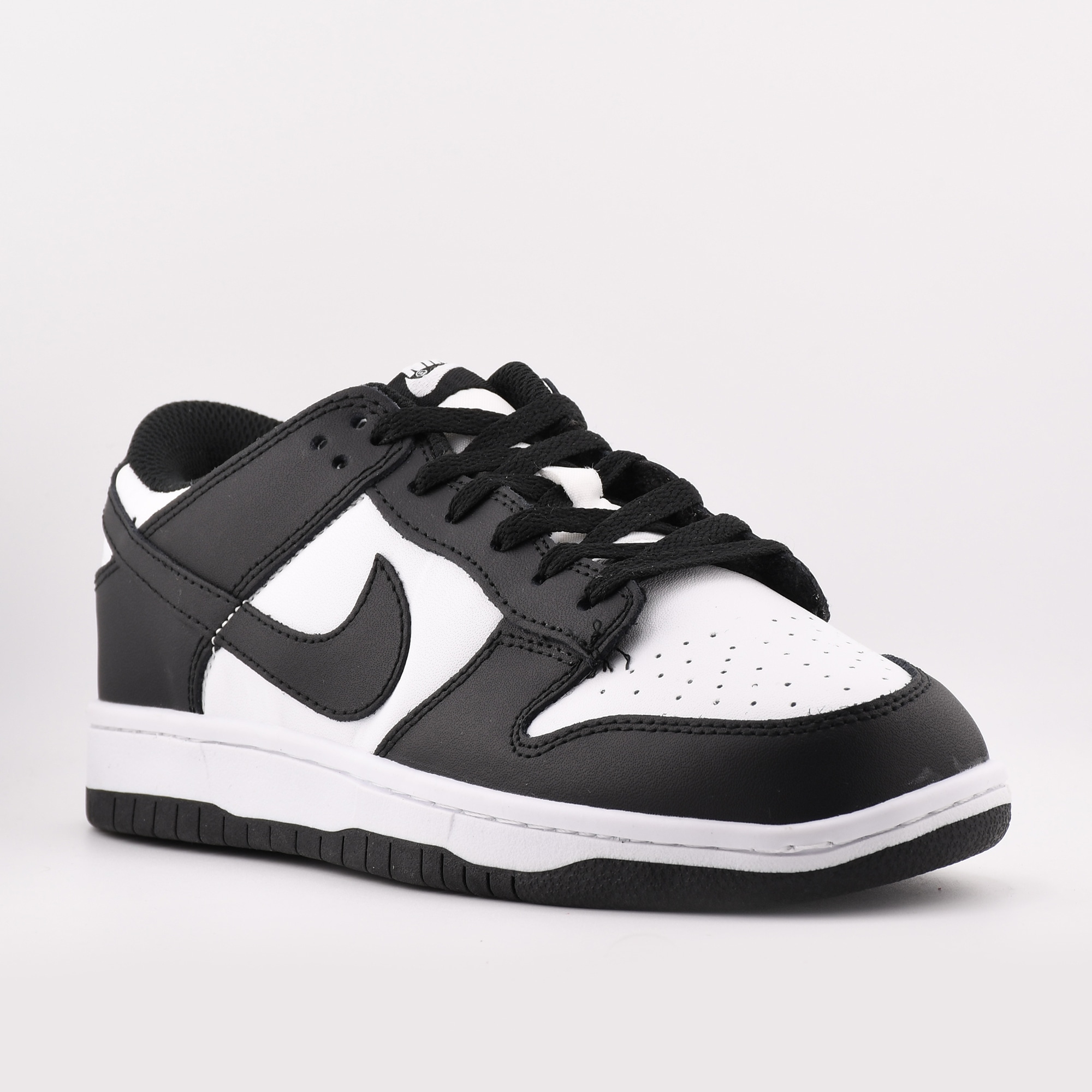 کفش نایک SB دانک لو سفید مشکی | Nike SB Dunk Low Retro Panda