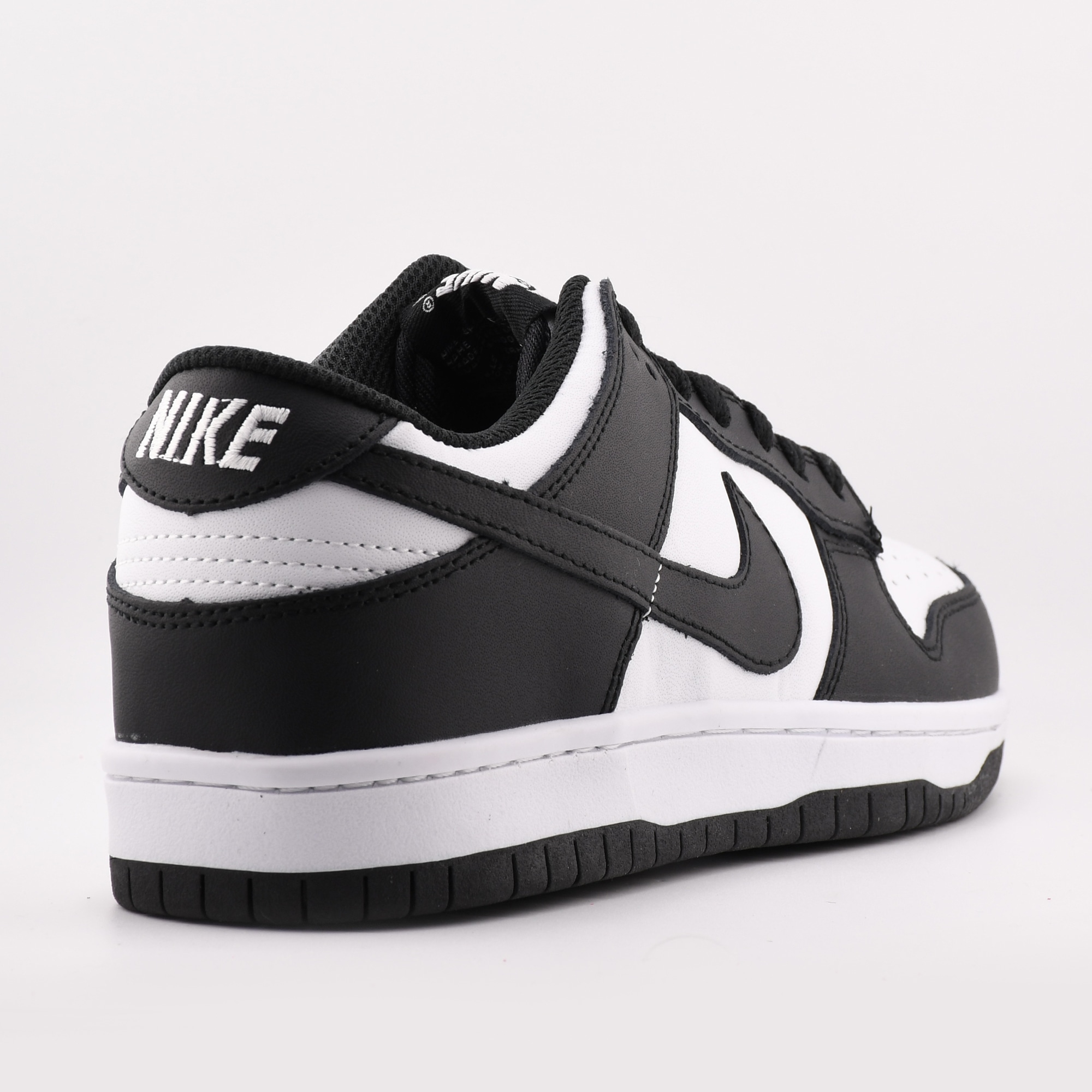 کفش نایک SB دانک لو سفید مشکی | Nike SB Dunk Low Retro Panda