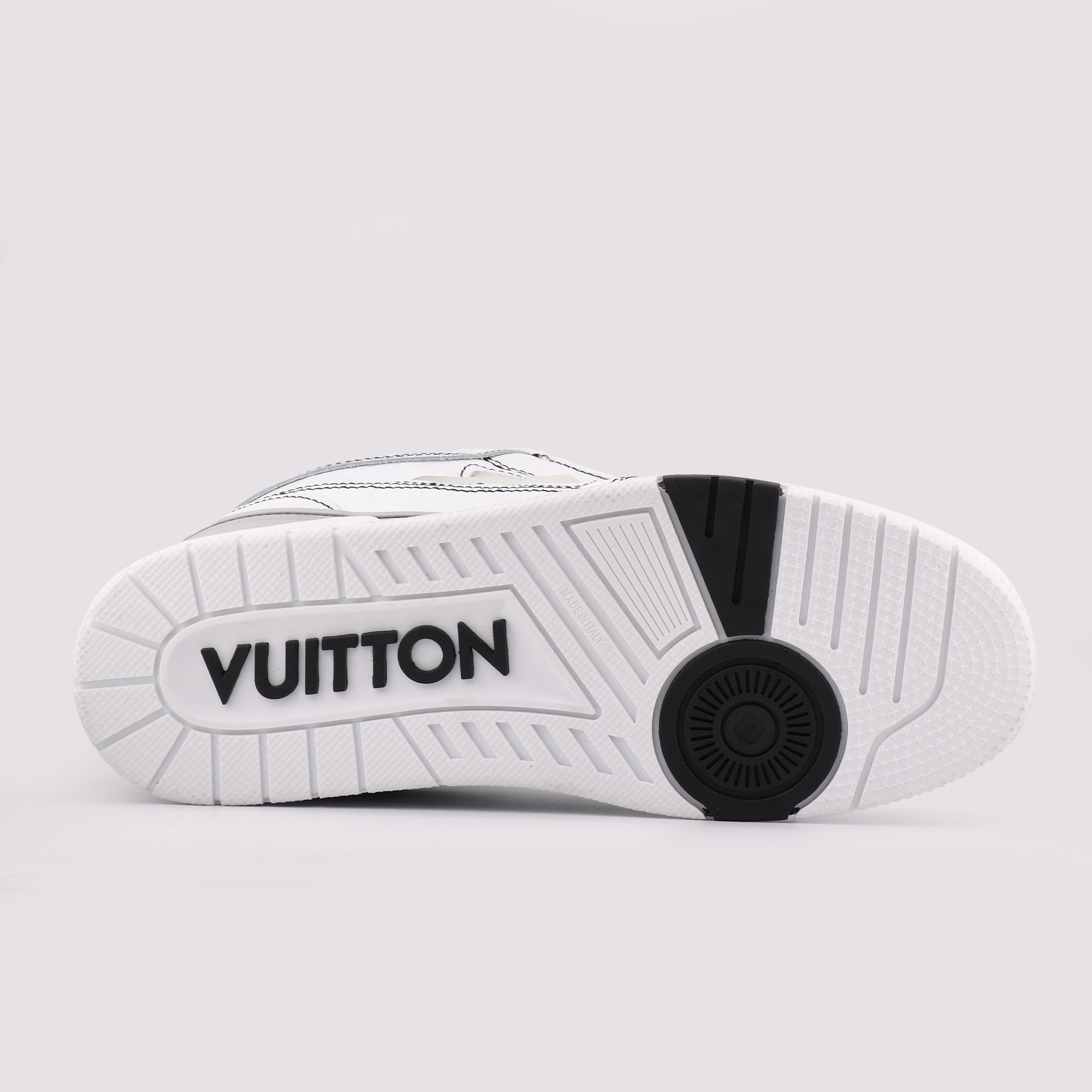 کفش اسنیکر لویی ویتون مدل LV Skate رنگ نقره ای