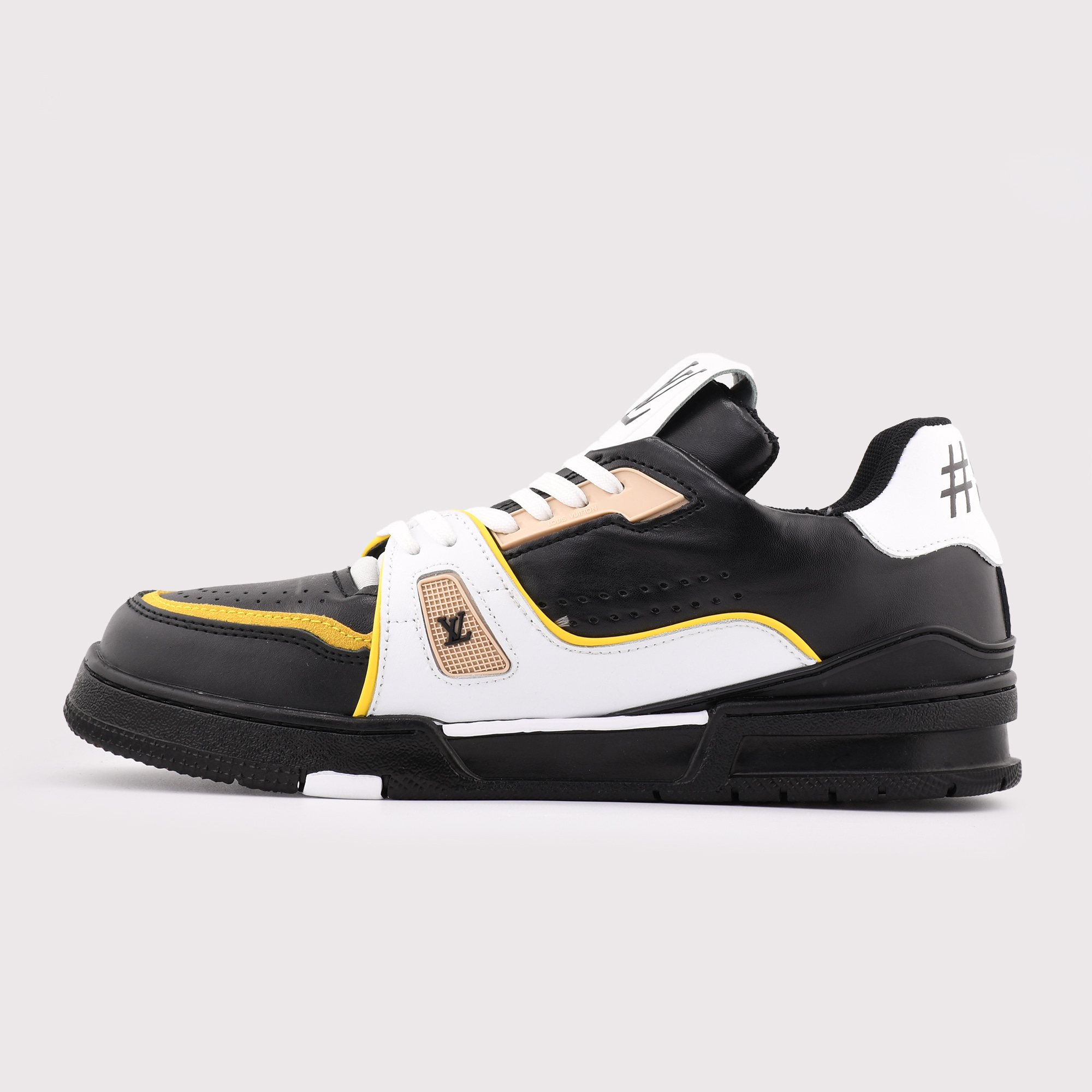 کفش اسنیکر لویی ویتون مدل LV Skate رنگ مشکی و سفید