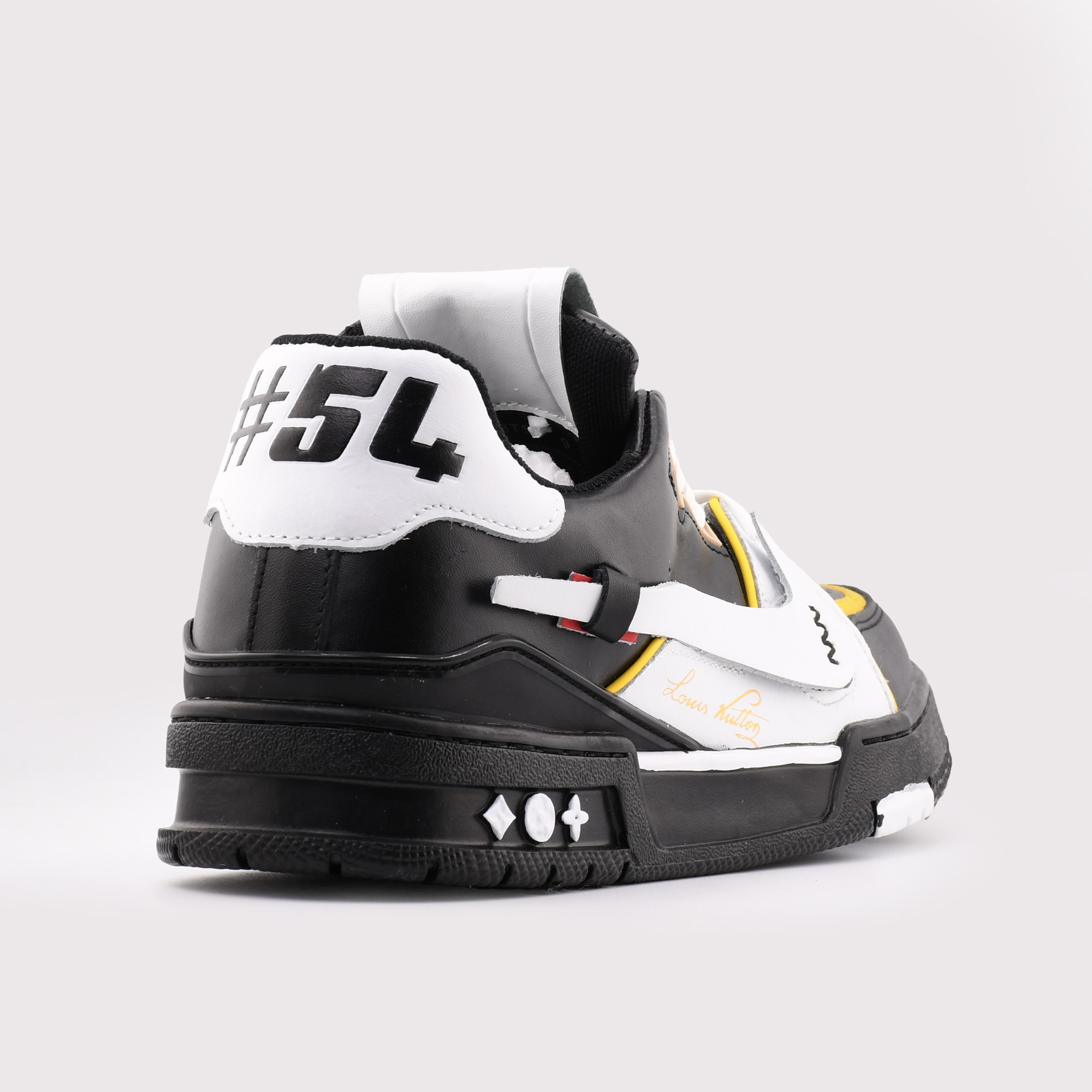 کفش اسنیکر لویی ویتون مدل LV Skate رنگ مشکی و سفید