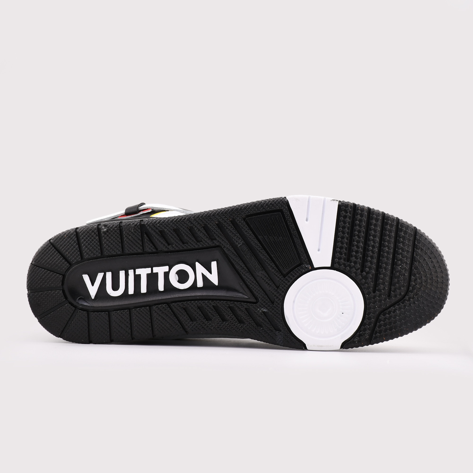 کفش اسنیکر لویی ویتون مدل LV Skate رنگ مشکی و سفید