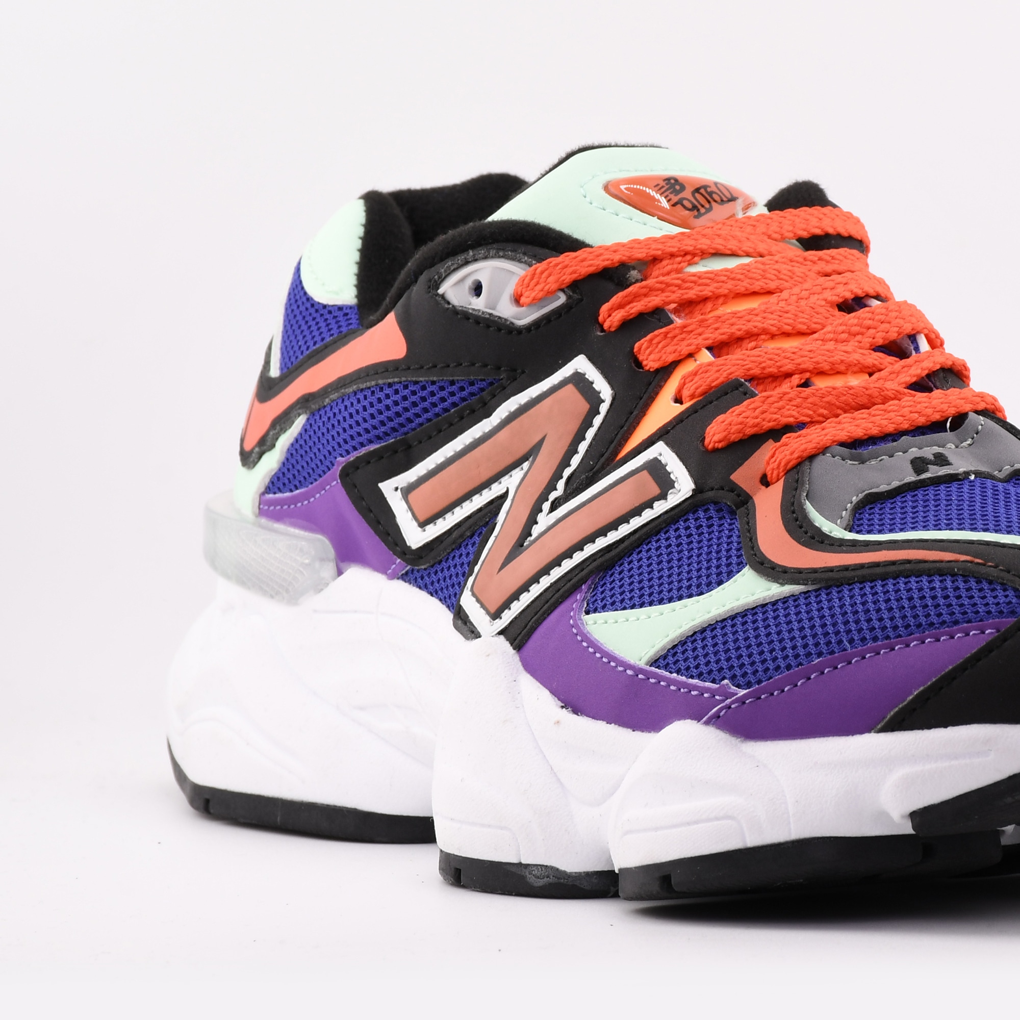 کتانی نیو بالانس 9060 رنگارنگ (New Balance 9060 Colourful) - طراحی پرانرژی و خاص