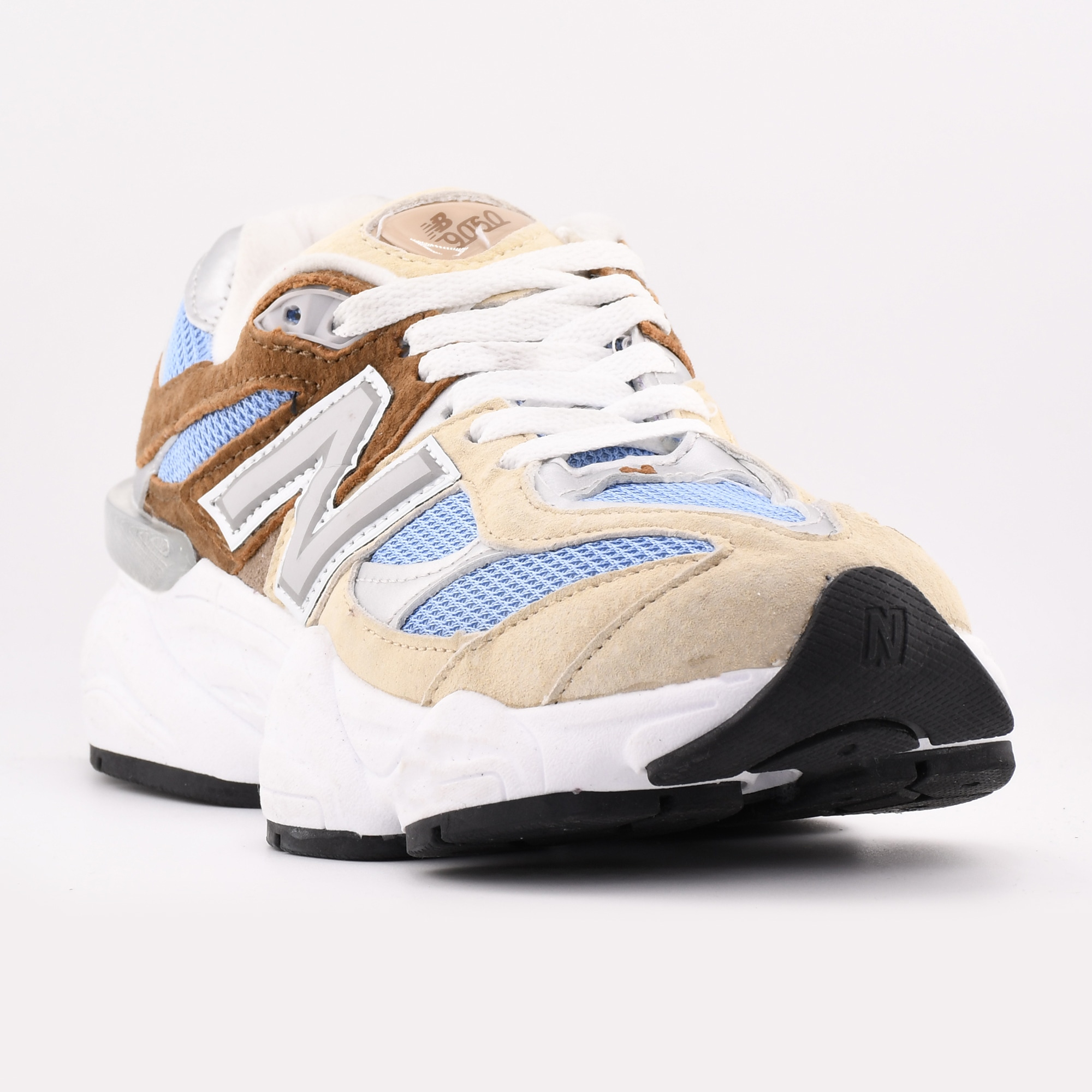 اسنیکر نیو بالانس 9060 اورجینال - ترکیب رنگ بژ و قهوهای (Beige/Brown)