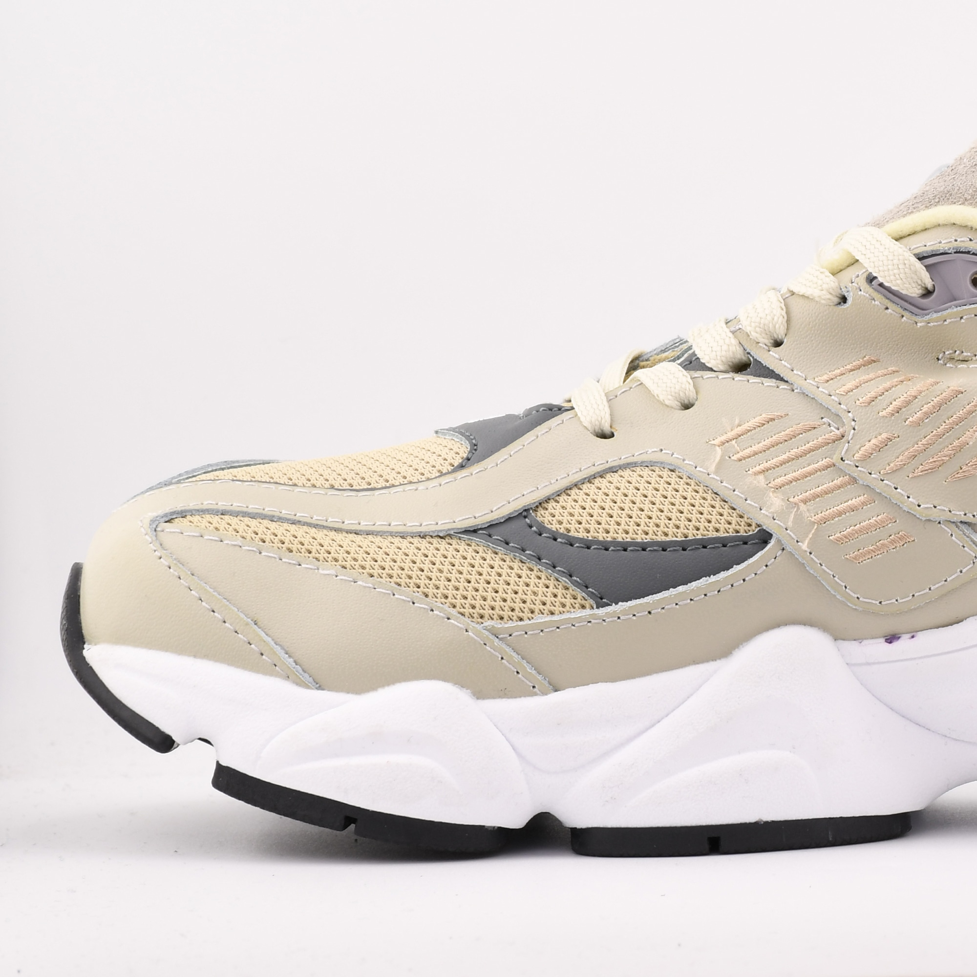 اسنیکر نیو بالانس 9060 اورجینال - رنگ بژ (Beige)