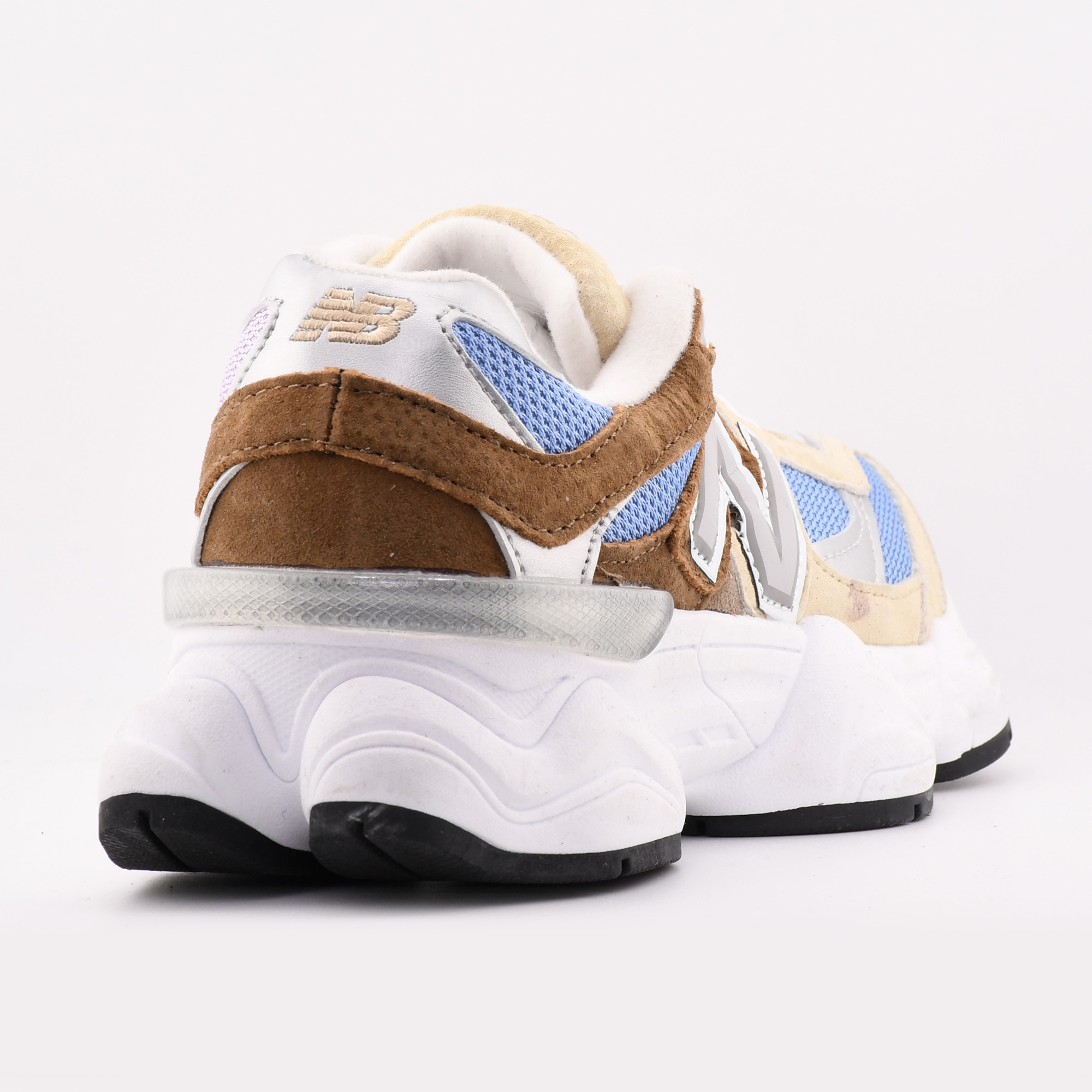 اسنیکر نیو بالانس 9060 اورجینال - ترکیب رنگ بژ و قهوهای (Beige/Brown)