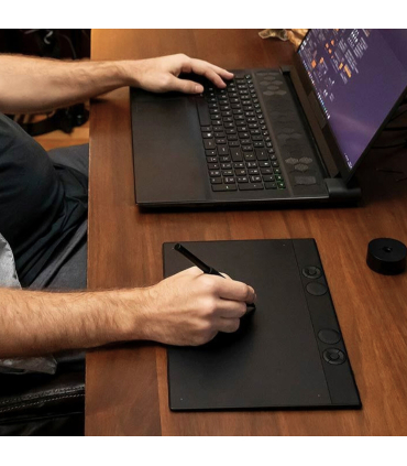 قلم نوری وکام مدل Intuos Pro Small  برند Medium