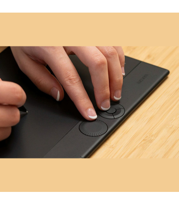 قلم نوری وکام مدل Intuos Pro Small  برند Medium